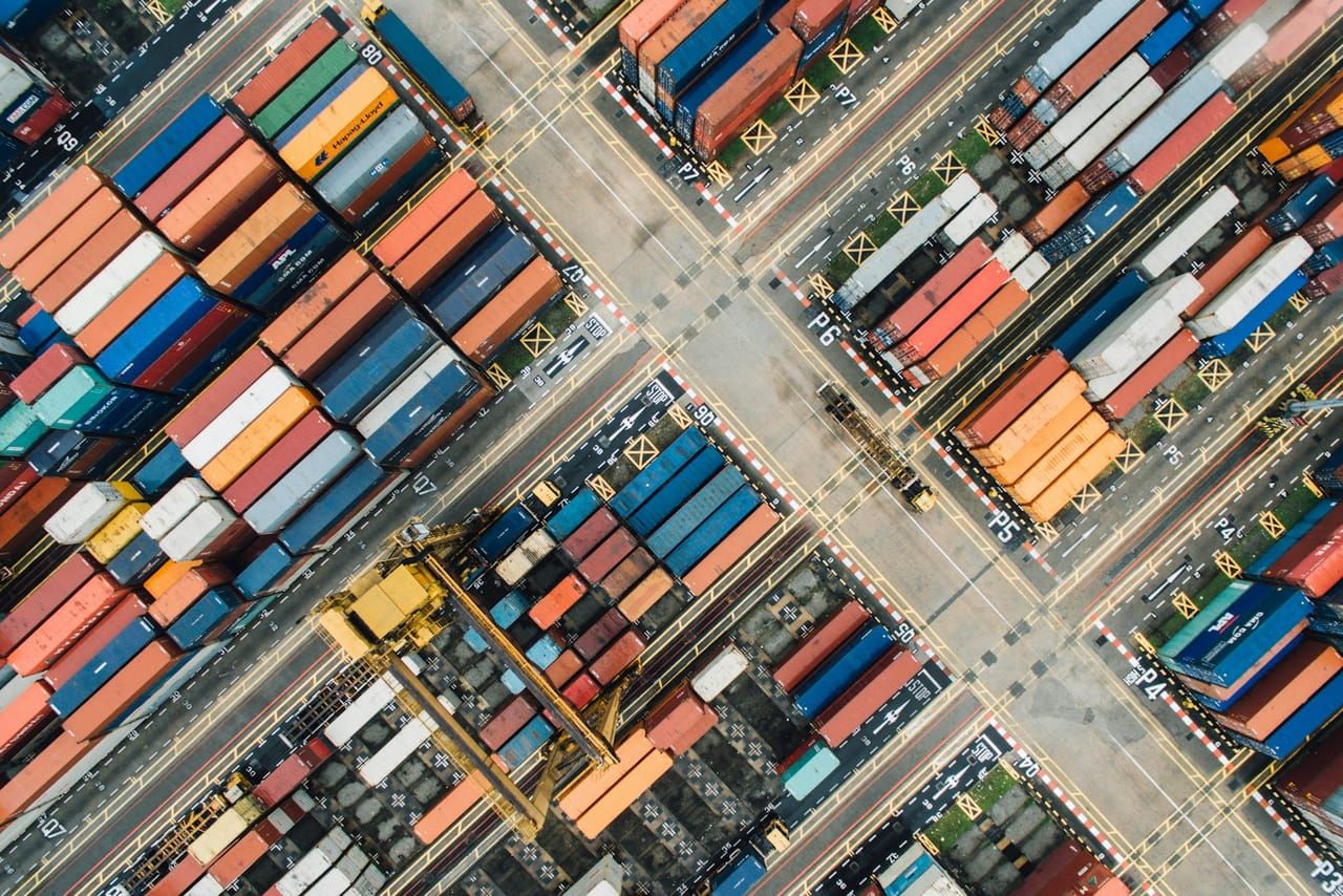 Logistik – Containerhafen Luftaufnahme